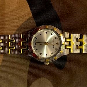 Geneva Gold Tone Womens Wristwatch LIKE NEW